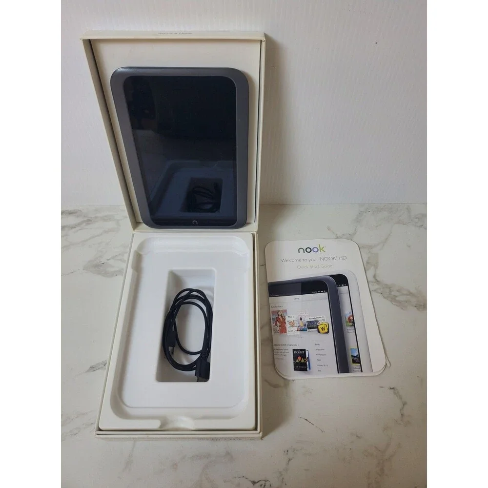 Barnes & Noble Nook HD BNTV400 8GB Tab eReader w cord powers up but won't charge